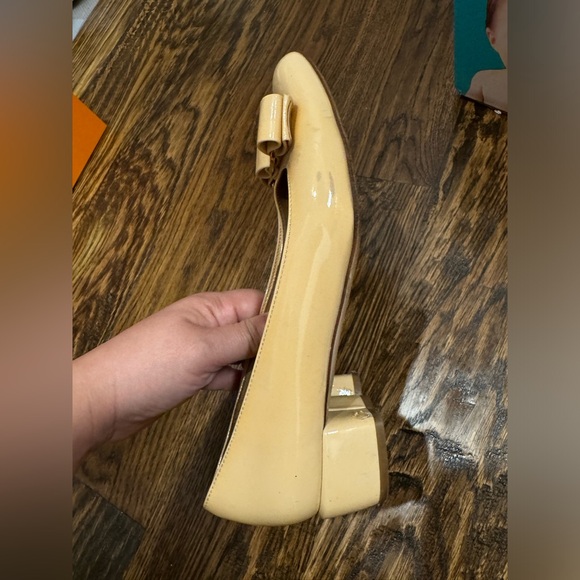 Salvatore Ferragamo vara bow pumps - Picture 7 of 9